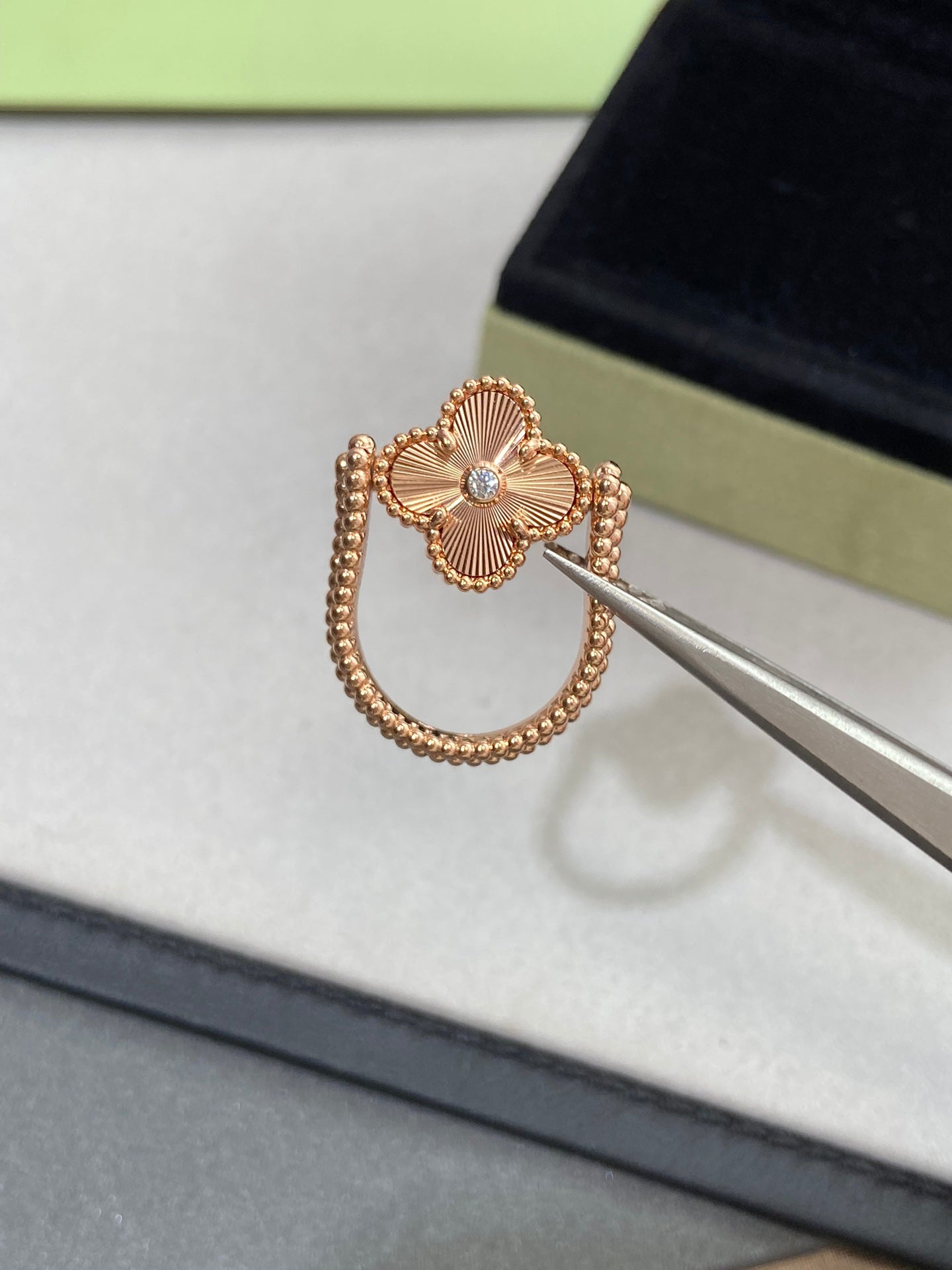 [Opulent Aurora]CLOVER RIVERSIBLE PINK GOLD RING