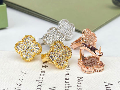 [Amore Jewelry]CLOVER DIAMOND STUD EARRINGS