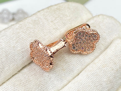 [Amore Jewelry]CLOVER DIAMOND STUD EARRINGS